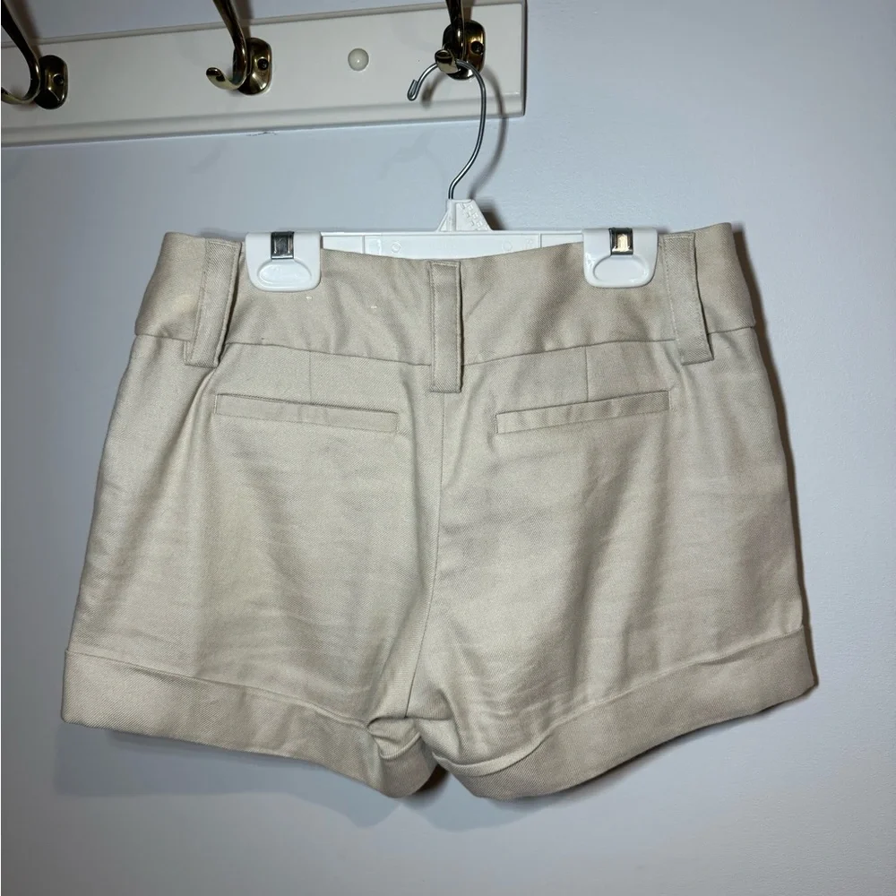 Express Midi Mid Rise Khaki Linen Shorts - Picture 5 of 7